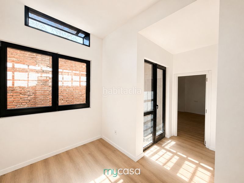 Foto fcb1646b-a81e-4323-8ba4-b88750c3757a. Local comercial a Trinitat Nova Barcelona