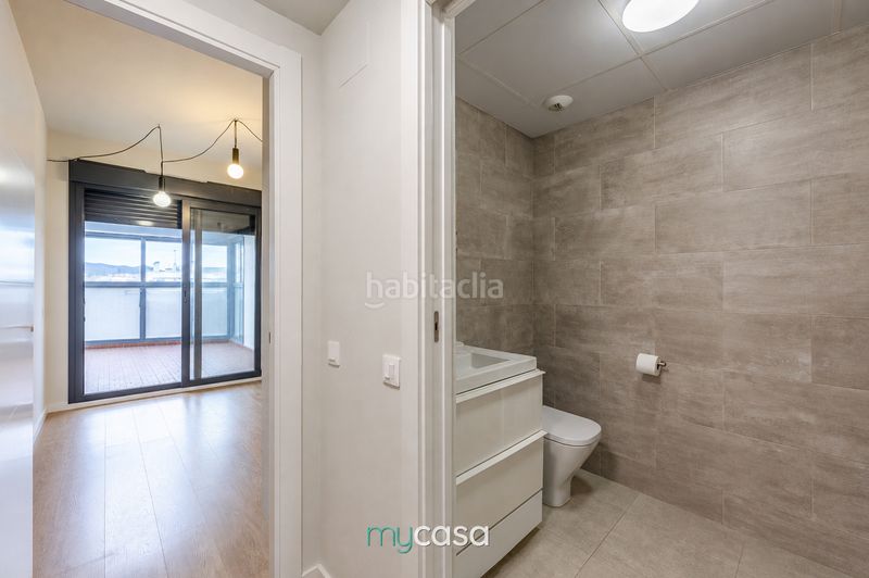 Foto f99a7a9e-ee11-48cb-beb2-f726b8df47a1. Pis amb calefacció aparcament a La Catalana Sant Adrià de Besòs