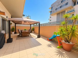 Appartement  Carrer de la mar jònica. Vive junto al mar · terraza de 54 m² · 2 parkings · piscina
