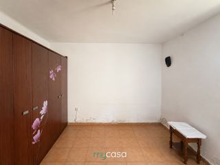 Pis  Carrer de solsona. Crea tu nuevo hogar desde cero · 3 habitaciones · badalona