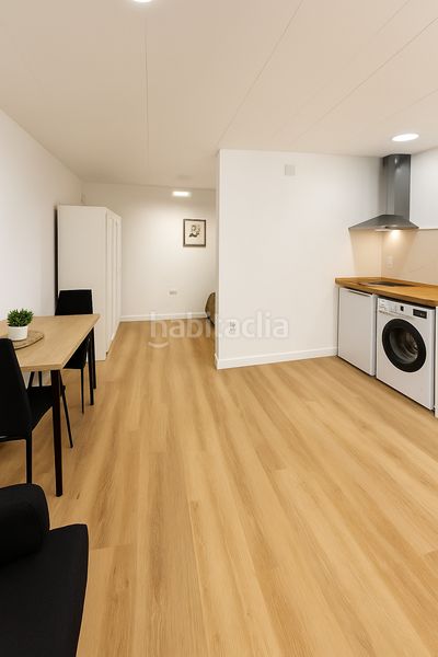 Foto 897210e6-f5c6-4111-a85f-ca604b55e8ff. Estudio totalmente reformado · amueblado · 1 habitación · junto al metro en Cornellà de Llobregat