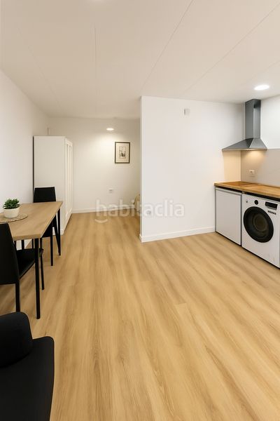Foto 59495370-7eaf-412c-8808-27b78c619705. Estudio 30 m² · reformado · amueblado · metro Sant Ildefons en Cornellà de Llobregat
