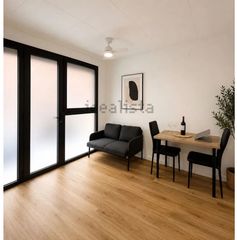 Monolocale  Carrer flor de nit. Oportunidad en cornellà · reformado · amueblado · 30 m²