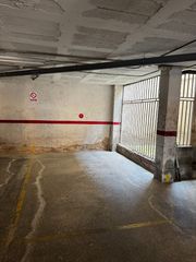 Parking coche en Carrer del Planeta Mart