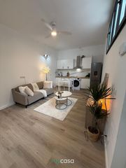 Loft  Carrer major. 2 habitaciones · 60 m² · acceso a pie de calle · amueblado