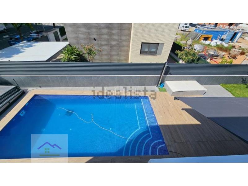 Foto 2ee5ecef-7779-45b9-8e8e-8db5aa7b77f0. Chalet en gran via tarrega monteblanco 73 chalet en venta . en Castellón de la Plana