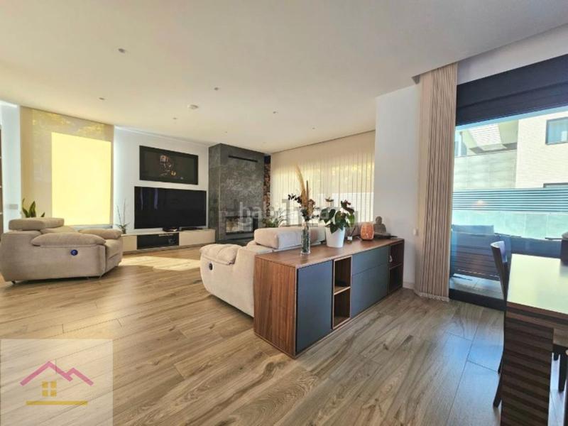 Foto a12292a2-3d50-4724-9fed-31f1dbcfb492. Chalet en gran via tarrega monteblanco 73 chalet en venta . en Castellón de la Plana