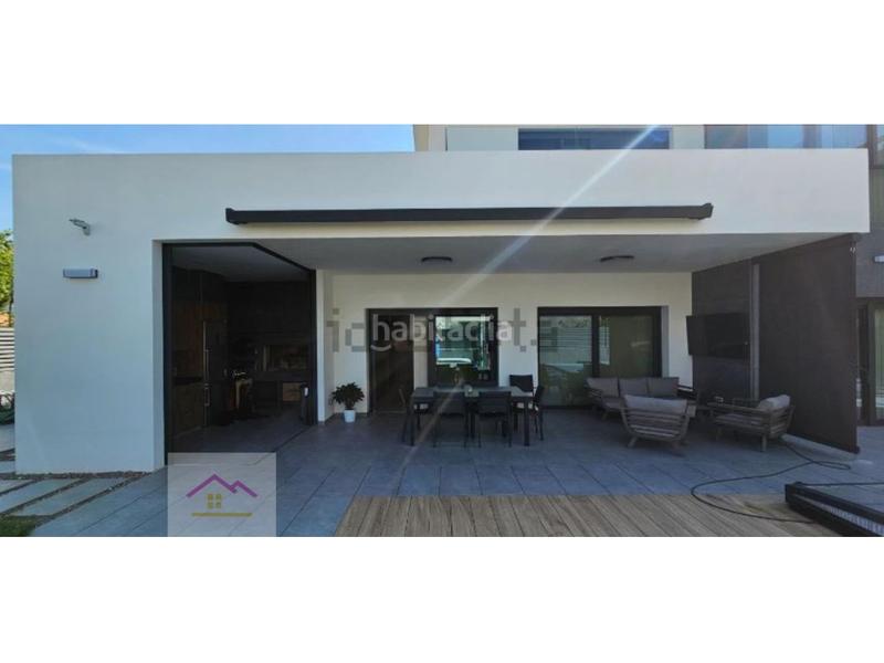 Foto b300da25-f0d9-4b4a-abaf-f2dae98cbc29. Chalet en gran via tarrega monteblanco 73 chalet en venta . en Castellón de la Plana