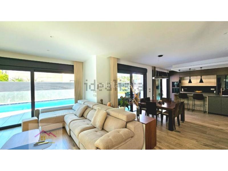 Foto bf716bee-b604-477a-983b-aea940f3b874. Chalet en gran via tarrega monteblanco 73 chalet en venta . en Castellón de la Plana