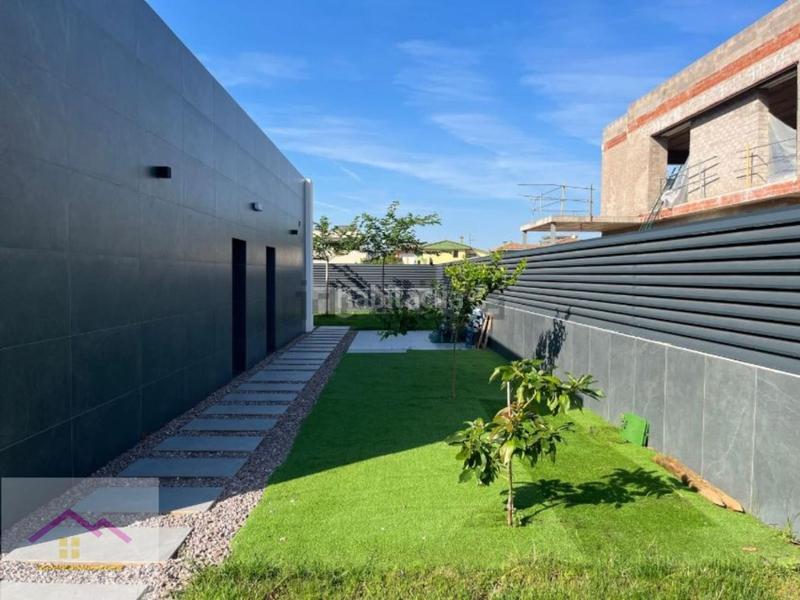 Foto cc5701d0-e717-42b7-ba74-3904db12c484. Chalet en gran via tarrega monteblanco 73 chalet en venta . en Castellón de la Plana