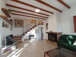 Masia a Calle poligono 13 s/n. Chalet independiente con terreno y piscina privada
