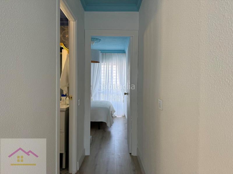 Foto 0702c0d7-af34-4a02-847a-481fd3425d00. Piso en avenida la marina 7 duplex en venta reformado en Oropesa del Mar