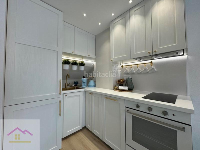 Foto 92b204cf-d0fb-4189-901a-4e2ad3c00d06. Piso en avenida la marina 7 duplex en venta reformado en Oropesa del Mar