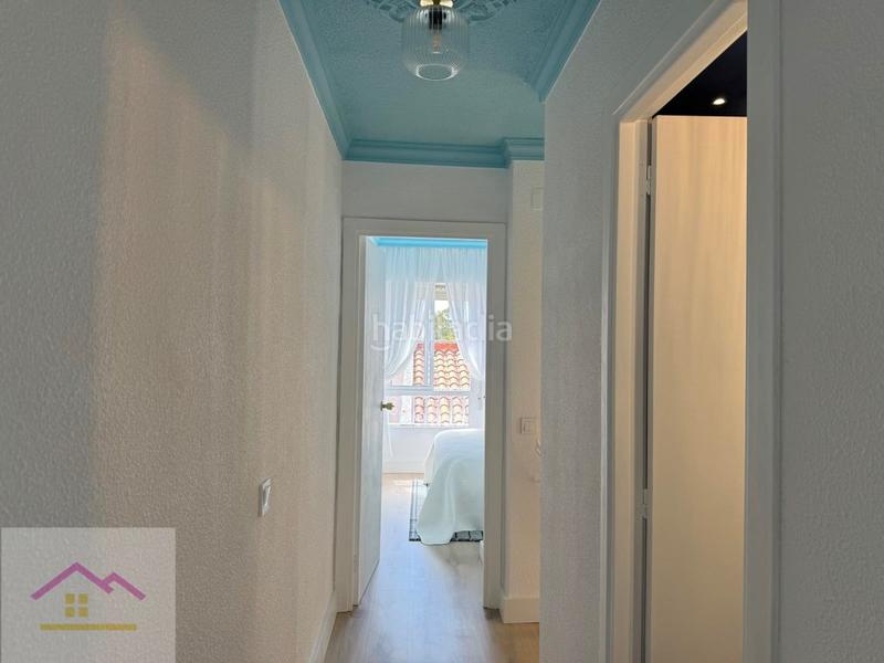 Foto c3a13f3d-13f5-4fd4-af5f-e85b4b1df594. Piso en avenida la marina 7 duplex en venta reformado en Oropesa del Mar