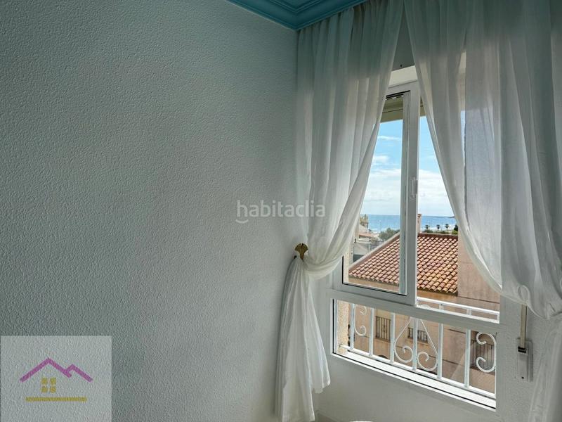 Foto fc44a54a-ae43-49ac-b9f5-e122258a5f81. Piso en avenida la marina 7 duplex en venta reformado en Oropesa del Mar