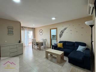 Rez-de-chaussée à Calle d'irta 8. Piso en el edificio neptuno