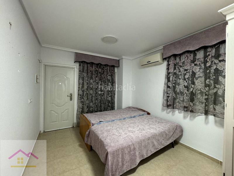 Foto b591ccba-fcb3-4cab-9b8d-3f1d069c8412. Planta baja en avenida central 34 piso planta baja edificio torremar en Oropesa del Mar