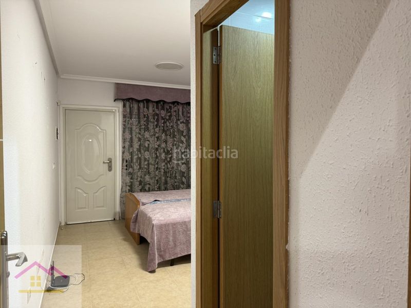 Foto b5a7cf14-acce-42b4-8c96-21a88fb3c4c1. Planta baja en avenida central 34 piso planta baja edificio torremar en Oropesa del Mar