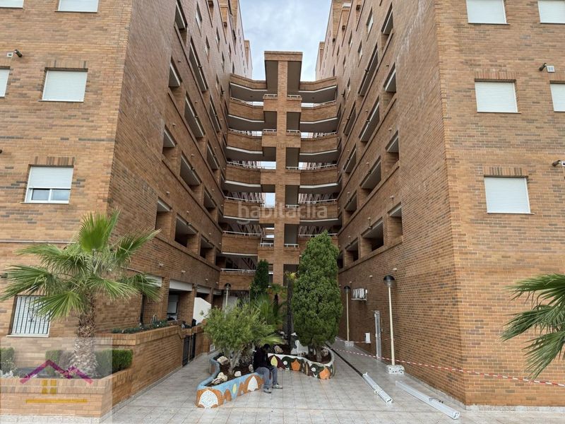Foto d5da8ca2-25ea-4032-9568-0ae2a563c3d3. Planta baja en avenida central 34 piso planta baja edificio torremar en Oropesa del Mar