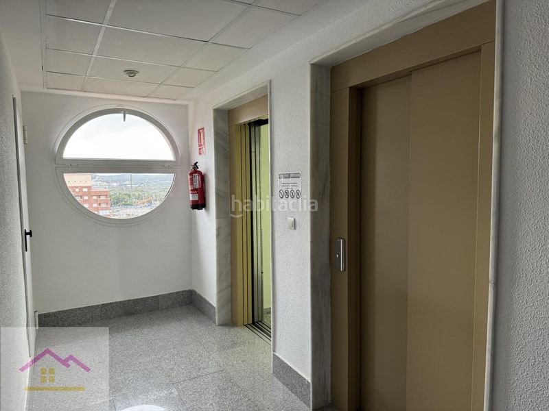 Foto f942c915-b7f7-4ddf-ba87-fcf11a3310cb. Planta baja en avenida central 34 piso planta baja edificio torremar en Oropesa del Mar