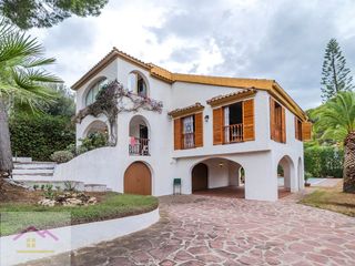 Chalet  Calle aurora 156. Chalet independiente con terreno y piscina