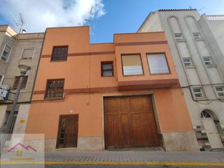 Casa a Calle general cucala 5. Casa en el centro del pueblo