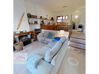 Casa adossada a Paseo mtmo concha 41. Ideal para vivir todo el año