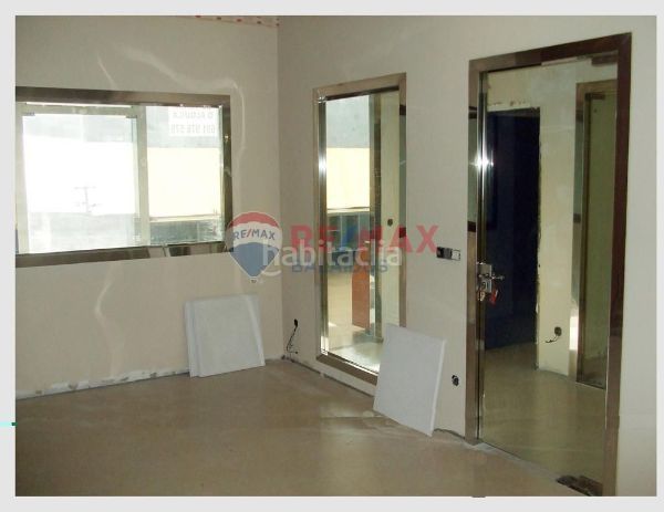 Foto f03f7abb-c5e4-44db-b895-143d3ffc17cf. Local comercial a O Castro Vigo