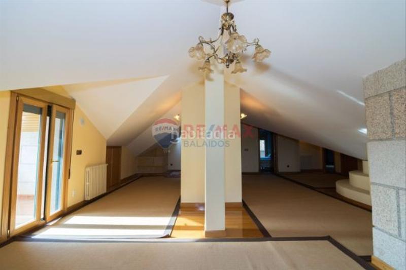 Foto 0275d0aa-cbd2-4910-96b6-ca52aa5dd04d. Chalet mit heizung parking in Moaña