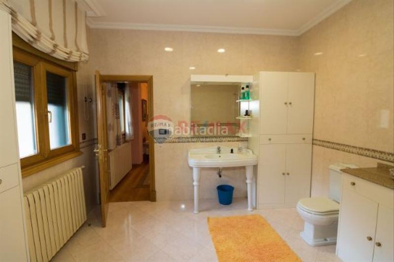 Foto 497c7324-2791-4280-9529-934007a36370. Chalet mit heizung parking in Moaña