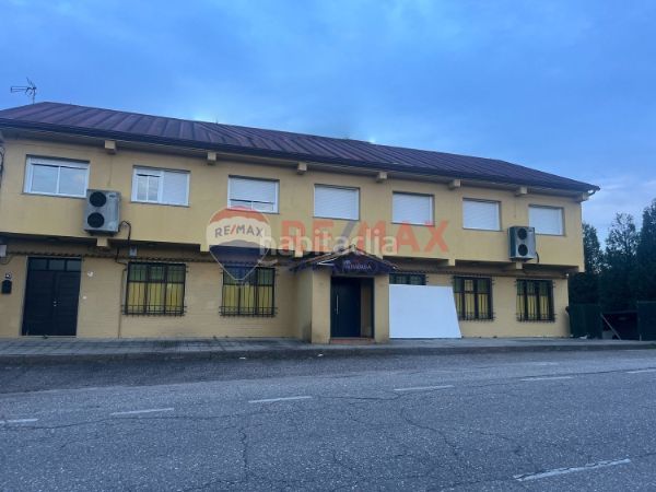 Foto 7c65830b-f23a-442d-b7b2-bafbb67ad801. Edifici a Porriño (O)