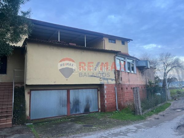 Foto bee2b199-0c5c-40e2-b99b-e4a113602683. Edifici a Porriño (O)