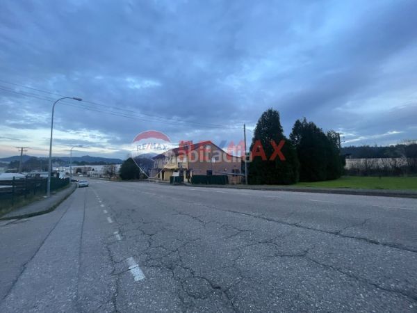 Foto e77683bc-cc44-4ea3-b903-8a55bdab8caf. Edifici a Porriño (O)