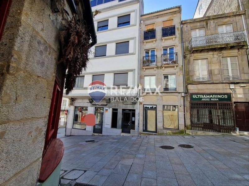 Foto a3630288-58d9-407e-aa8d-98fd19a6bab4. Local comercial a Casco Vello Vigo