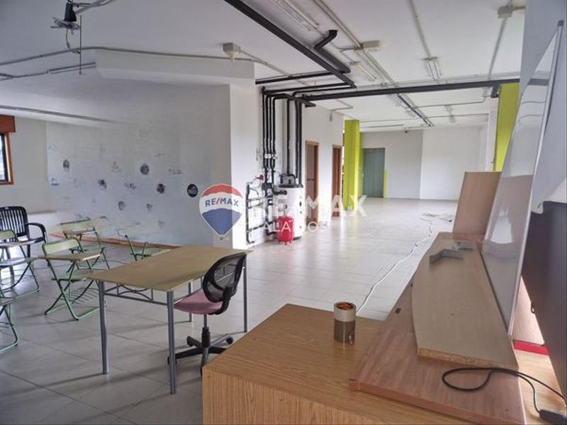 Foto bfd36f60-e689-463c-b060-596f7a9649ec. Bâtiment à usage industriel dans Cabral - Candeán Vigo