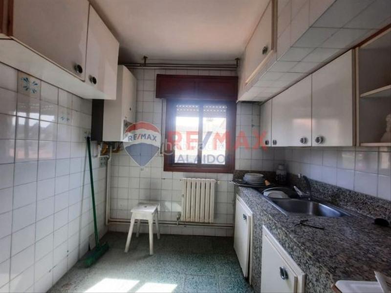 Foto c057cc64-4d21-4835-a05c-7d4b806b146e. Haus mit parking in Sardoma - Castrelos Vigo