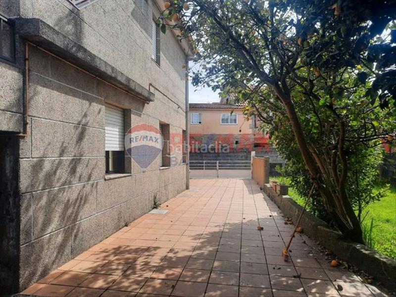 Foto ff5a8994-dd1f-4d3c-aa0e-93011378a6ee. House with parking in Sardoma - Castrelos Vigo