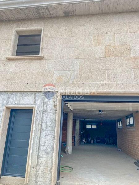 Foto b8c2d388-ac33-403d-ba7b-dcf1e02fbe0a. Casa en Priegue Nigrán