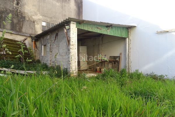 Foto c31a87f7-f05b-4ae4-88b7-cab9cc65d589. Casa amb aparcament a Plaza de la industria Vigo