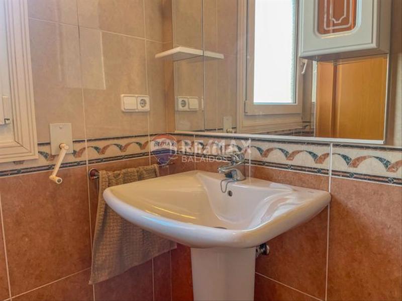 Foto c6dbbc20-e1be-4391-8e95-3e1c0512dd52. Maison jumelée avec chauffage parking dans Sanxenxo pueblo Sanxenxo