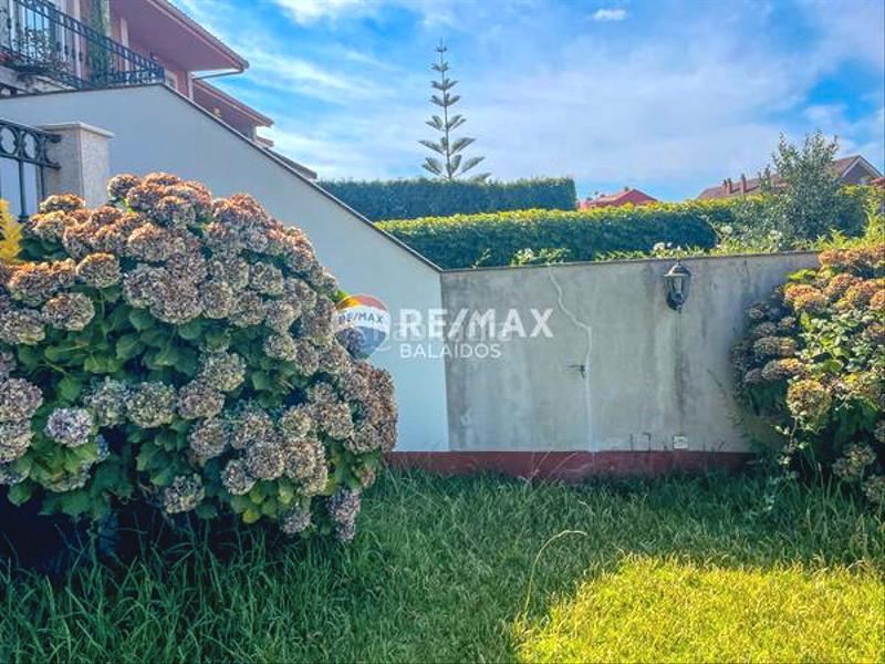 Foto da77e5ef-eab9-44a6-9d1c-bd17e9f2a22c. Semi detached house with heating parking in Sanxenxo pueblo Sanxenxo