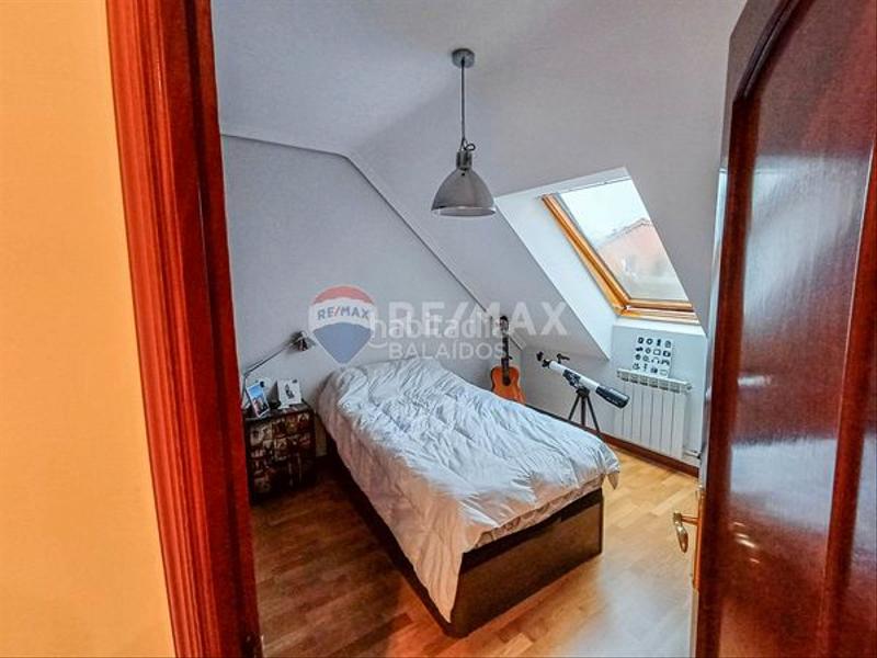 Foto f3fd87c4-8428-4aee-88ff-a1f00b30e905. Zweistöckige wohnung mit heizung parking in Alcabre Vigo