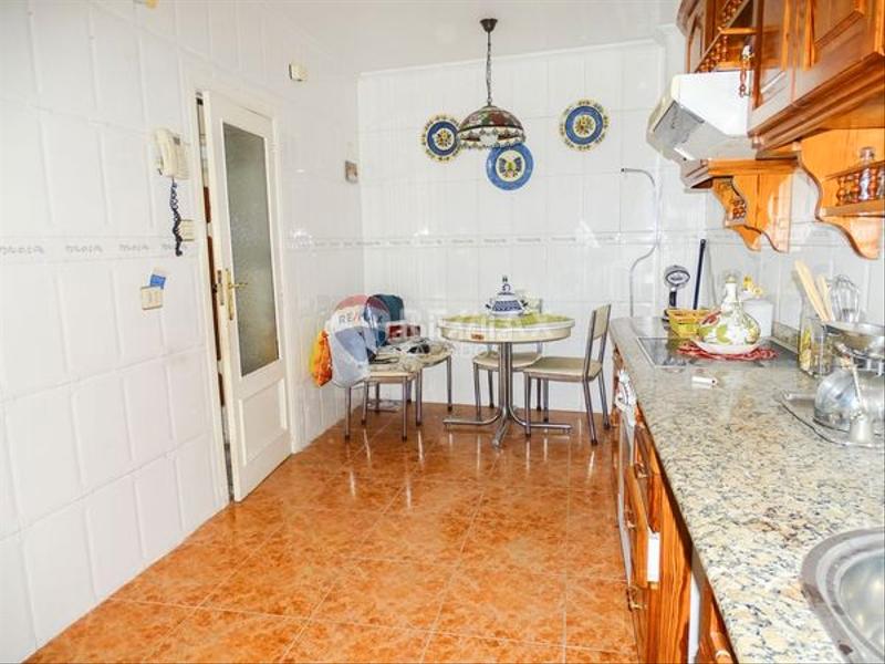 Foto 1135edc0-860d-4862-863c-f672e1196bfe. Casa adossada amb calefacció a Lavadores Vigo