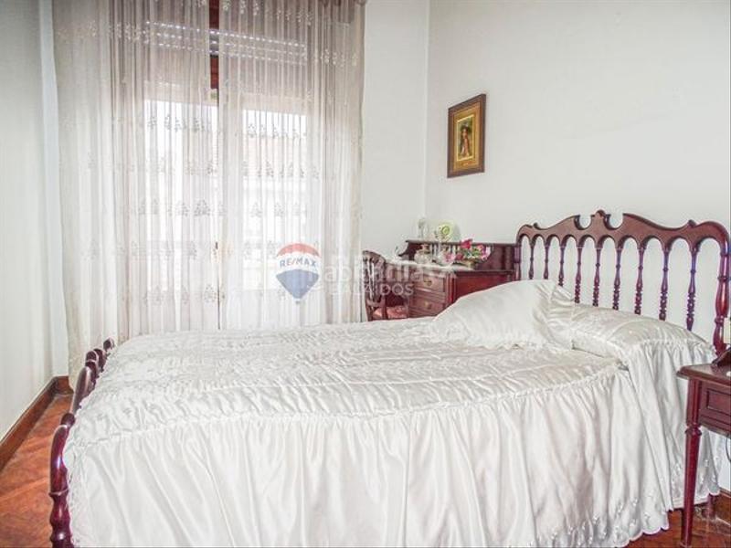 Foto 4075b3d8-029e-467d-8ccc-f058ce137617. Casa adossada amb calefacció a Lavadores Vigo