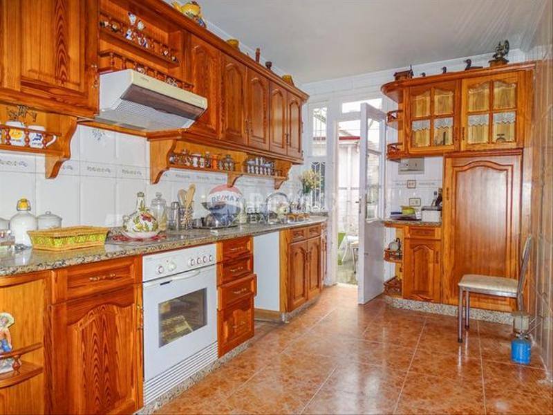 Foto 471493d2-d113-4a50-a805-e4f8b1240d52. Casa adossada amb calefacció a Lavadores Vigo