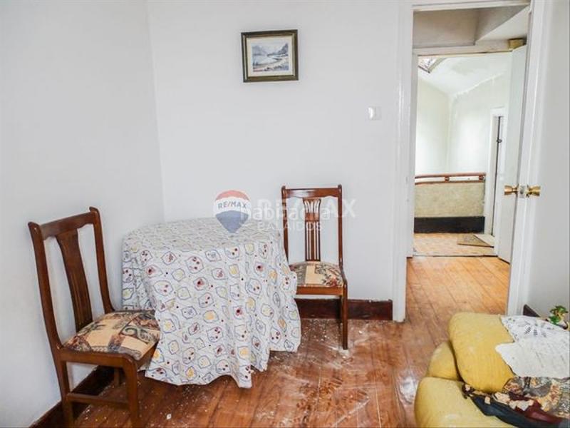 Foto ae4333f1-1243-4700-a1dc-3efda9247826. Casa adossada amb calefacció a Lavadores Vigo