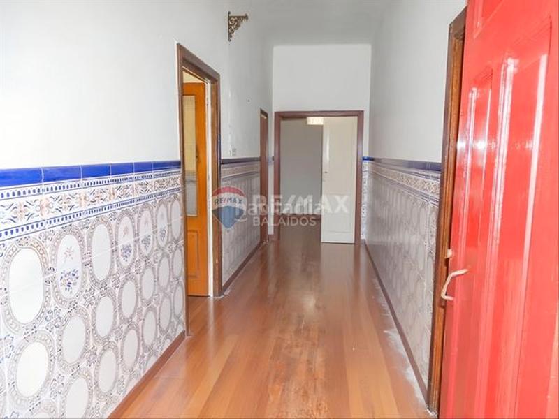 Foto ed50d88c-5303-4b87-820a-6904c2fb3314. Casa adossada amb calefacció a Lavadores Vigo