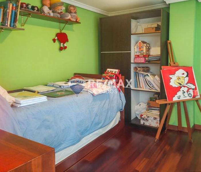 Foto 5aef4199-b6e0-410c-8734-28c3f12d2db7. Piso en O Castro Vigo
