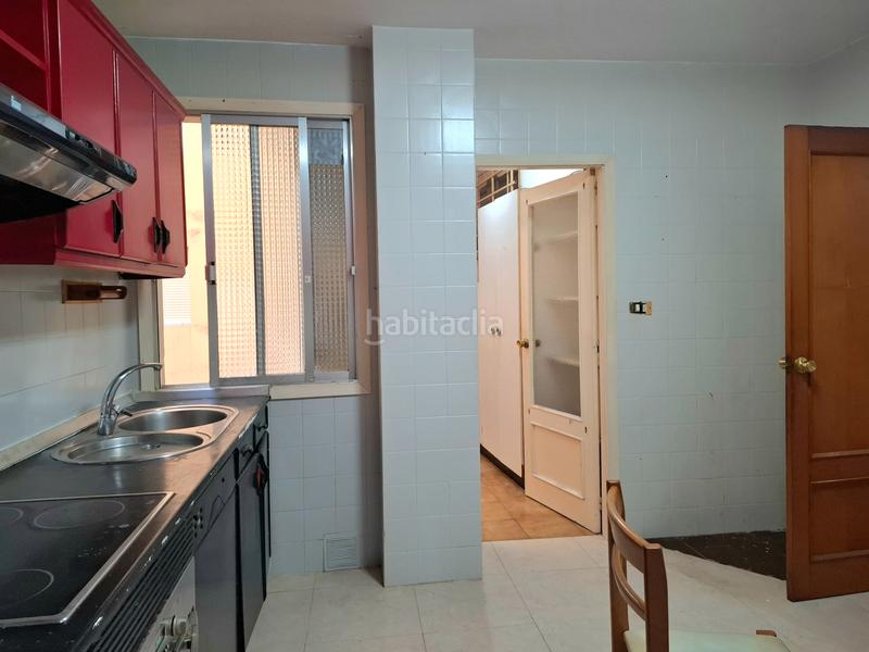 Foto 81c6b96b-df00-45a0-b056-7e0cf5aad40a. Appartamento con parcheggio in As Travesas - Balaidos Vigo