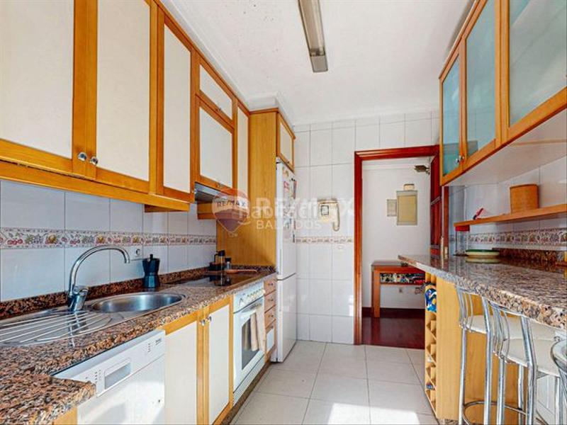 Foto c7ca1736-bd7e-4feb-a8a6-2580376e319d. Zweistöckige wohnung mit heizung parking in Camelias - Pi y Margall Vigo